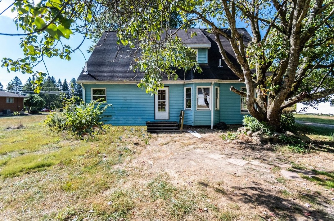 2104 Pulaski Rd, New Castle PA 16105-4643 exterior