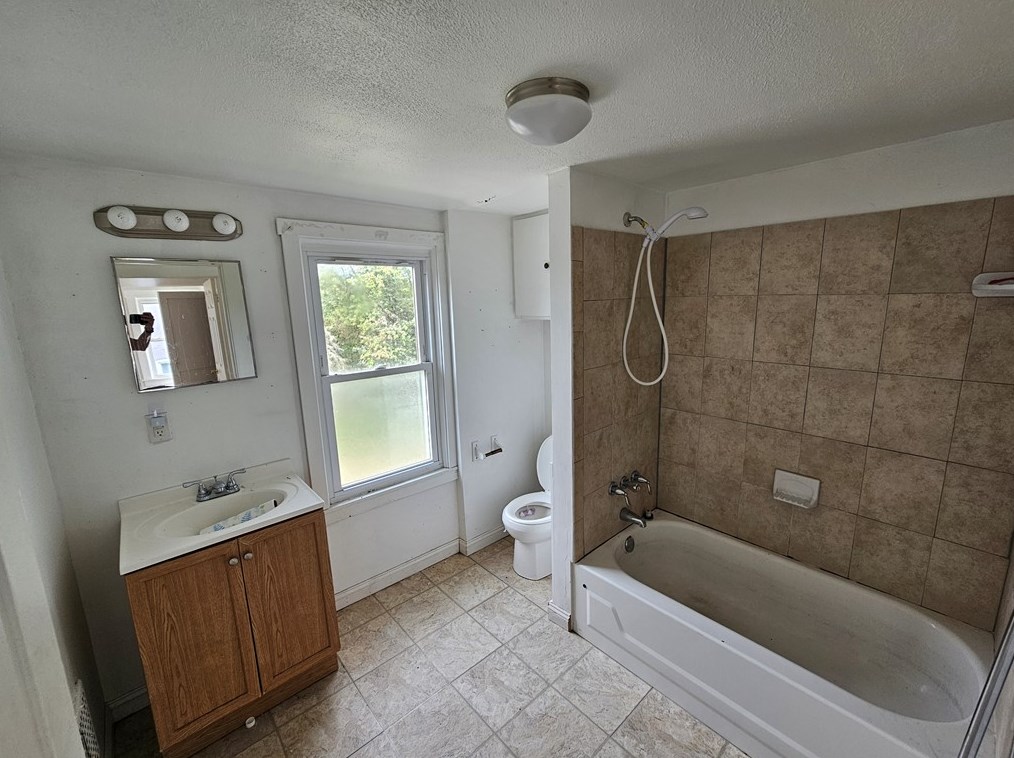 10085 Grandview Ave, Pittsburgh PA 15237-2252 exterior