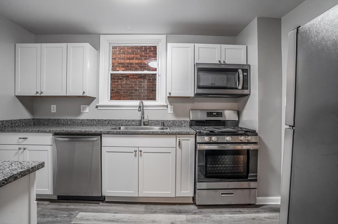 261 Robinson St, Pittsburgh PA 15213-2312 exterior