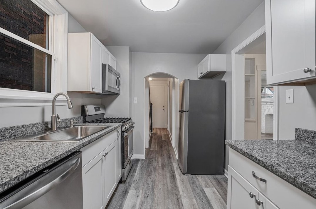 261 Robinson St, Pittsburgh PA 15213-2312 exterior