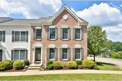 81 Castleview Dr, Kennedy Township, PA 15136 - Photo 1