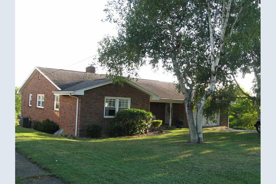 910 Crestview Dr, Ellwood City, PA 16117 MLS 1418510 Coldwell Banker