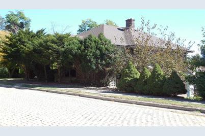 1315 Broadway St - Photo 1