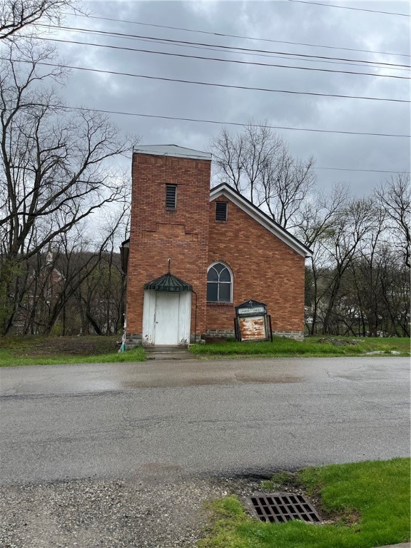 31 Shady Ave, Burgettstown Boro, PA 15021 MLS 1548894 Coldwell Banker