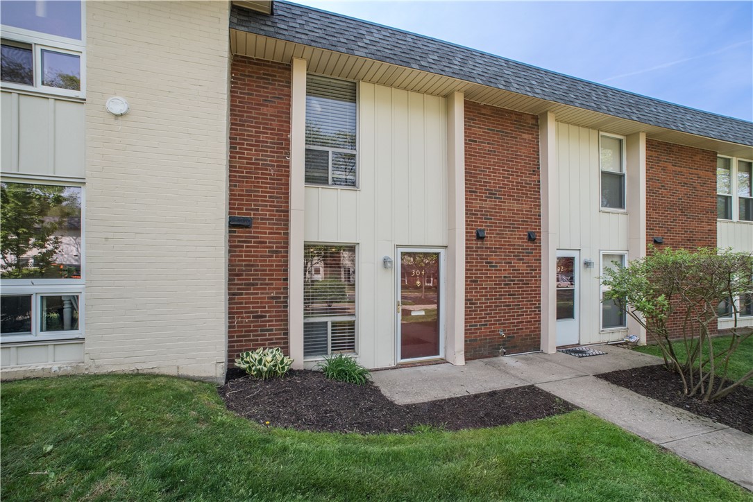 304 College Park Dr, MoonCrescent Township, PA 15108 MLS 1554478