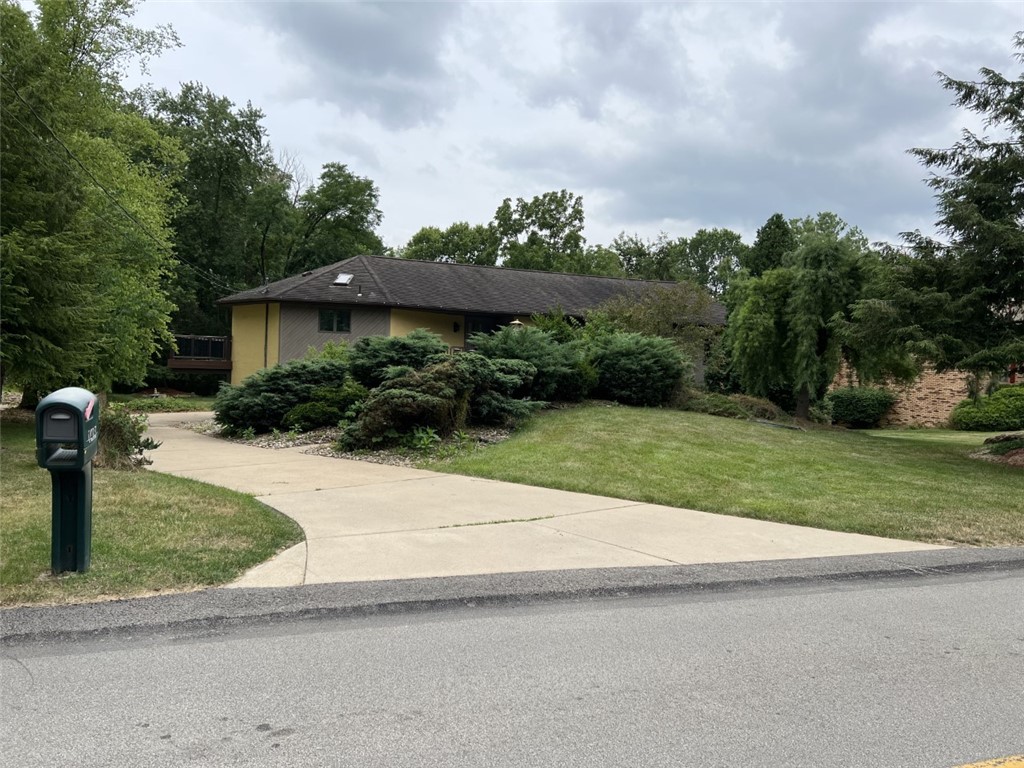 149 Oakwood Rd, Peters Township, PA 15317 MLS 1562664 Coldwell Banker