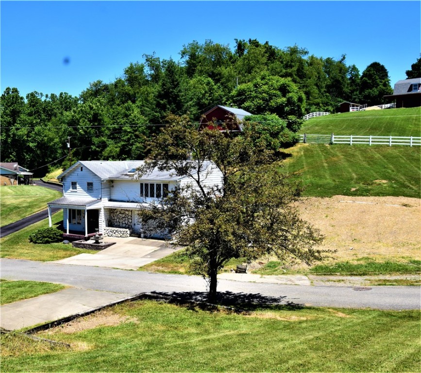 125 Pine Ave, Houston, PA 15342 MLS 1568571 Coldwell Banker