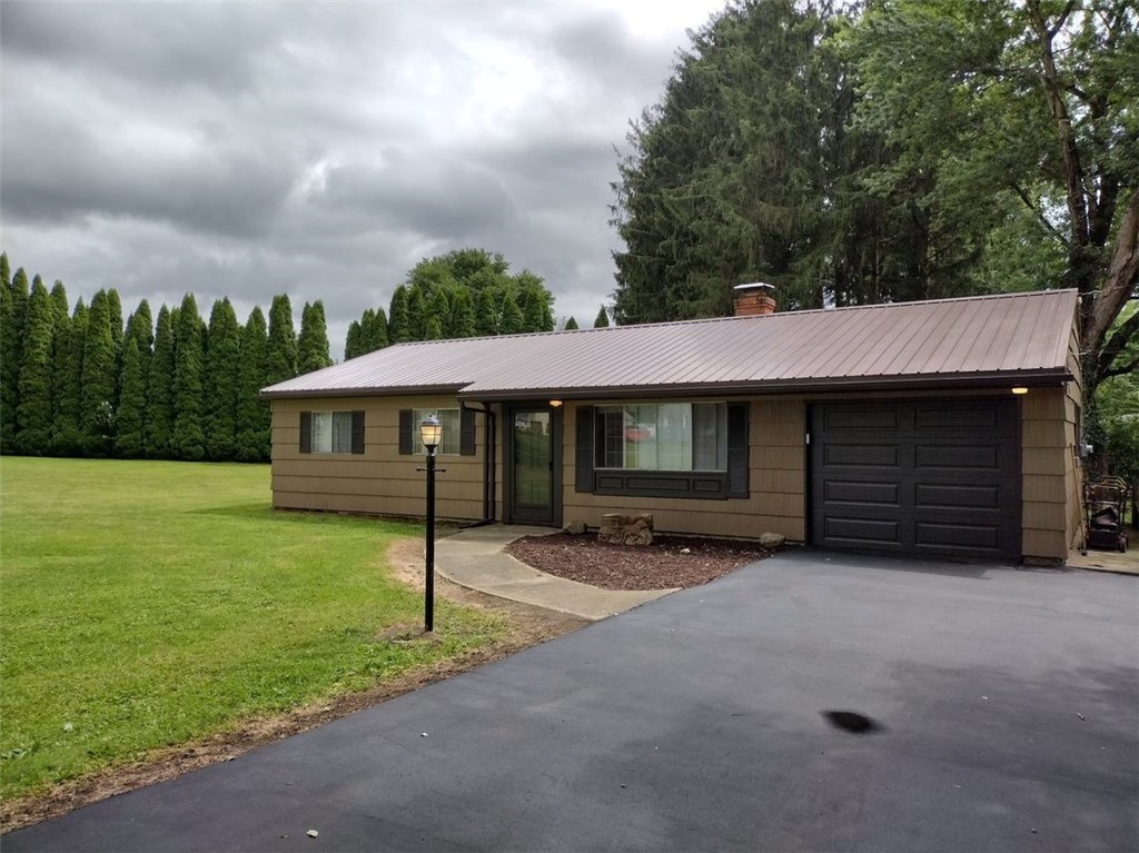 1302 Brentwood Dr, Pymatuning Township, PA 16125 MLS 1570305