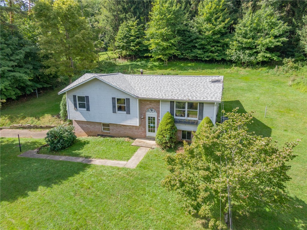 324 Elizabeth Dr, Allegheny Township, PA 15656 MLS 1574540 Coldwell