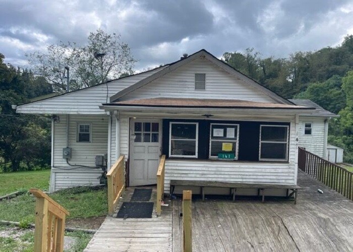 147 Community Park Rd, Vandergrift, PA 15690 MLS 1579466 Coldwell