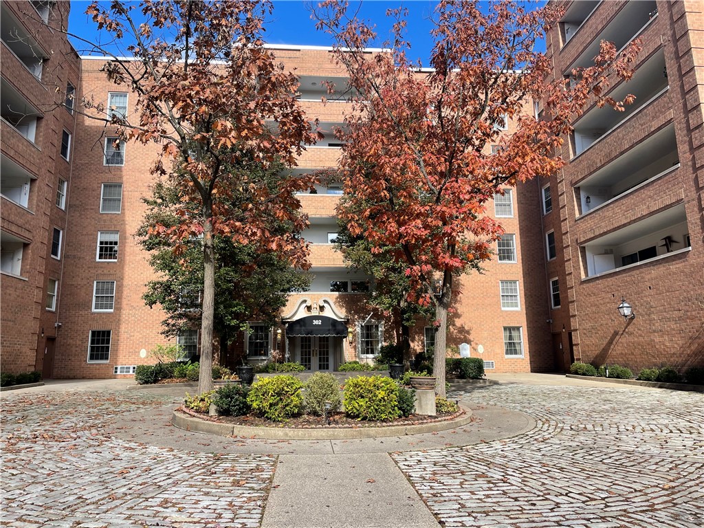 302 Fox Chapel Rpad 304, Pittsburgh, PA 15238 MLS 1582041 Coldwell