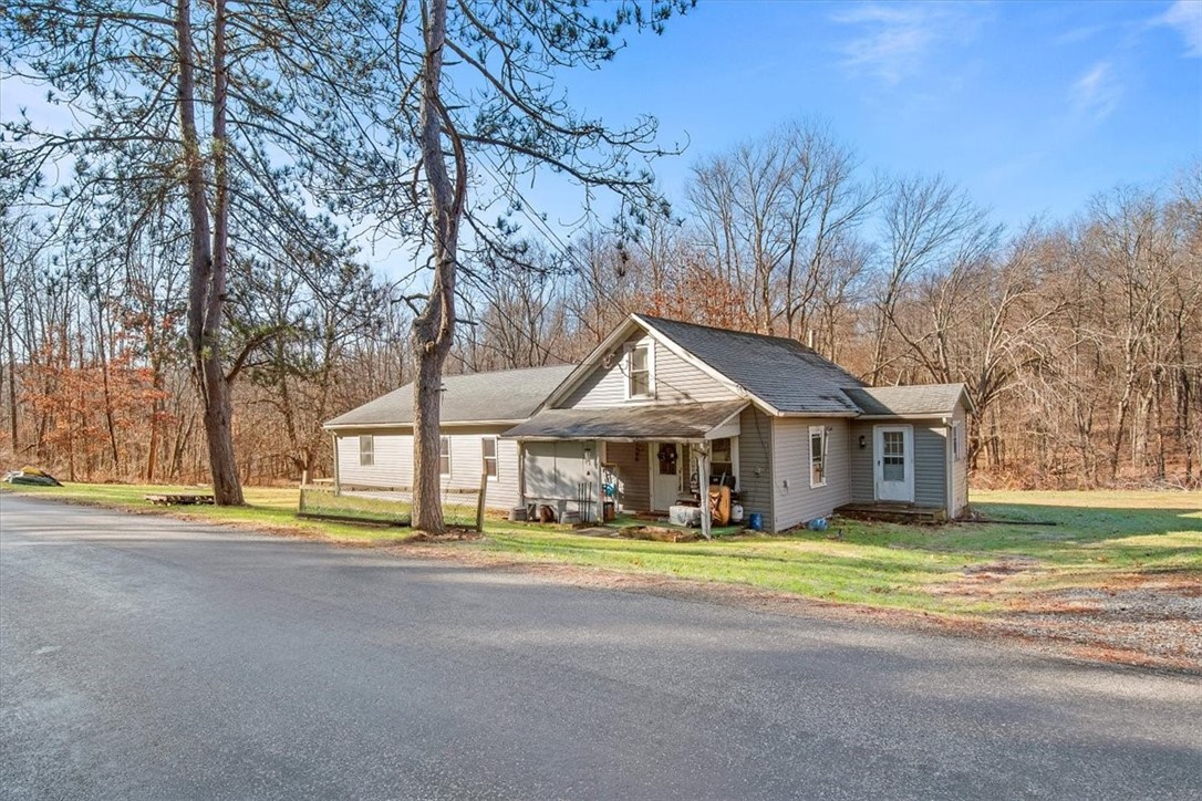 318 Thompsontown Rd, Clay Township, PA 16061 MLS 1588164 Coldwell