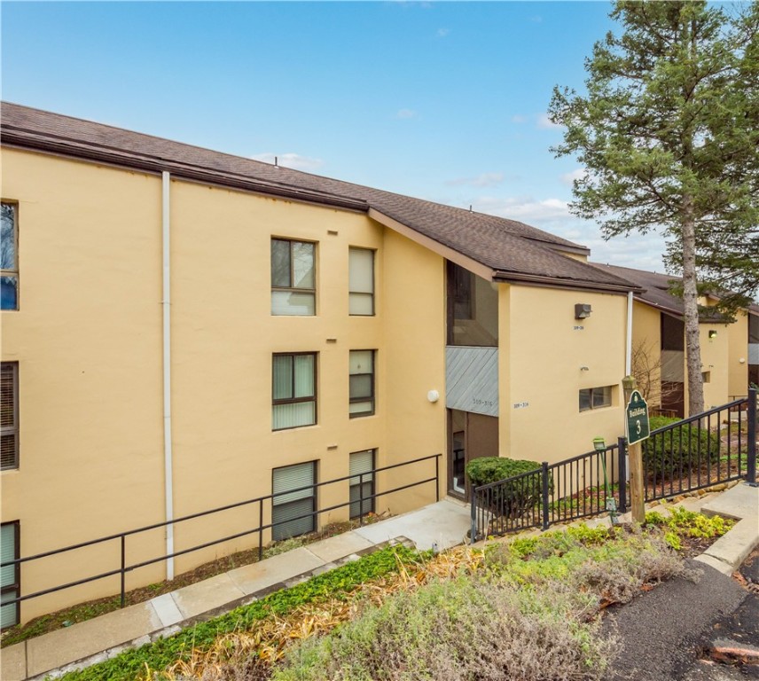 2034 Swallow Hill Rd 316, Scott Twp SAL, PA 15220 MLS 1590633