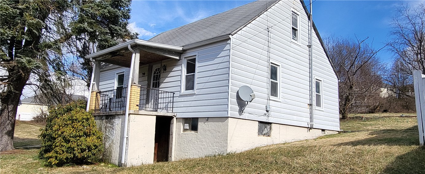 1027 Broad St, South Greensburg Boro, PA 15601 MLS 1594090 Coldwell Banker