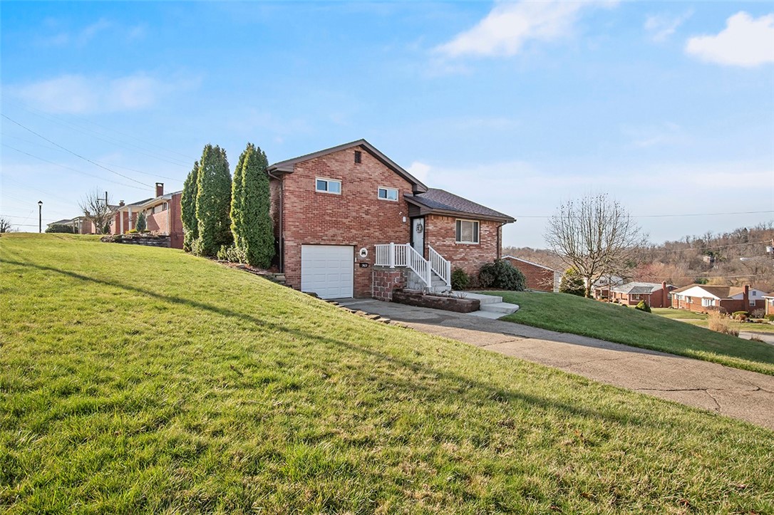 969 Diane Dr, North Versailles, PA 15137 MLS 1594867 Coldwell Banker