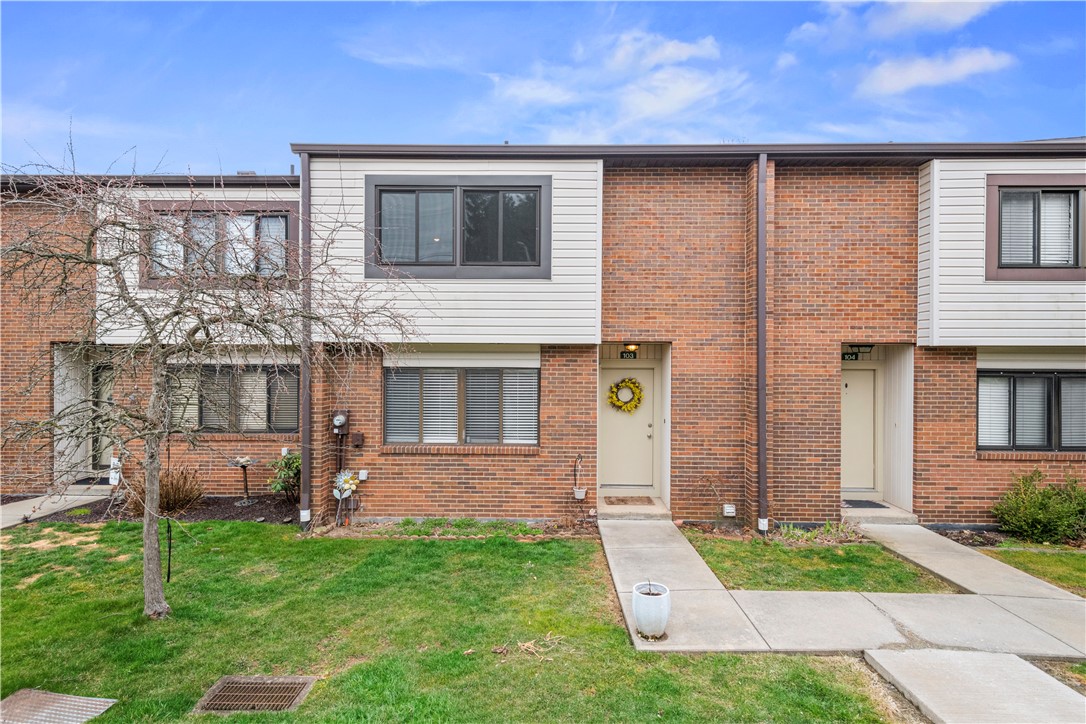 103 Springwater Ct, Moon/Crescent Twp, PA 15108 MLS 1598414