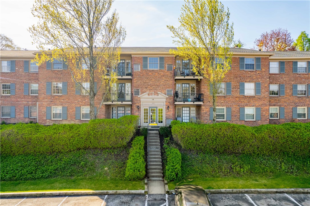 1070 Chatham Park Dr D, Scott Township, PA 15216 MLS 1600861