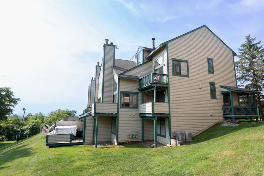 8061 Meadowridge Dr, Seven Springs, PA 15622 MLS 1614528 Coldwell