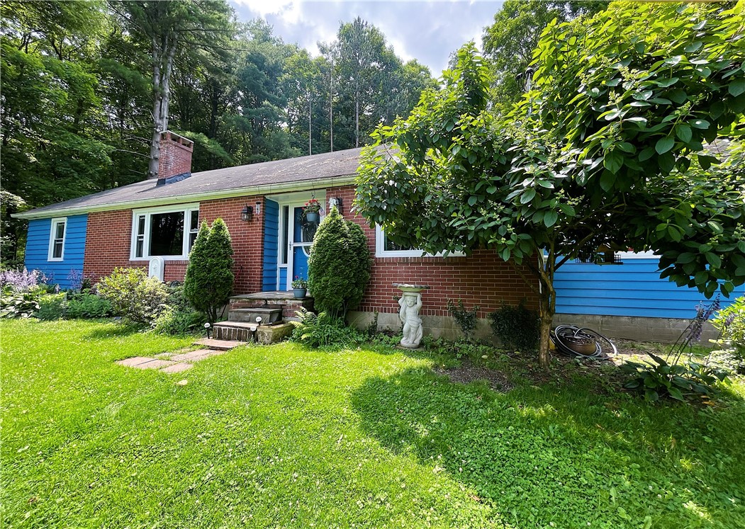 355 Lake Shore Dr, Jennerstown Boro, PA 15531 MLS 1616592 Coldwell