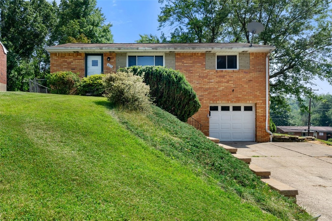 677 Blossom Dr, Bethel Park, PA 15236 MLS 1616706 Coldwell Banker