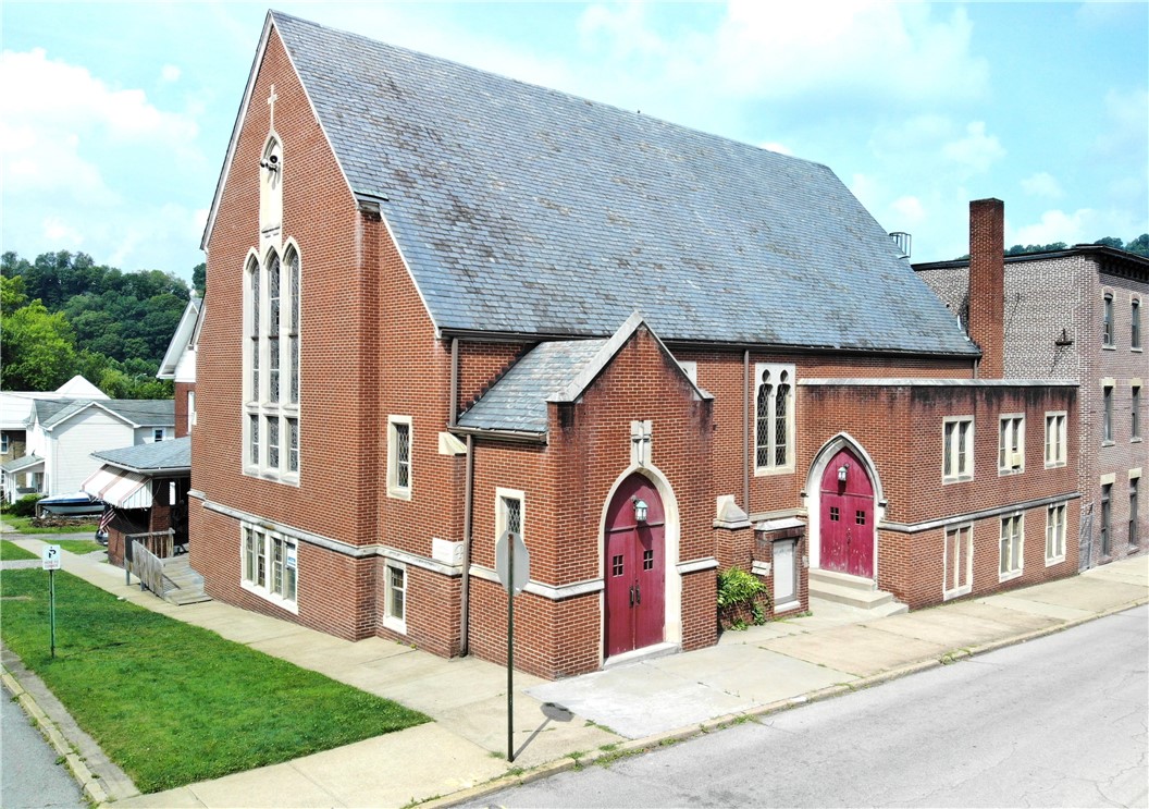 212 S 2nd, Apollo Boro, PA 15613 MLS 1618442 Coldwell Banker