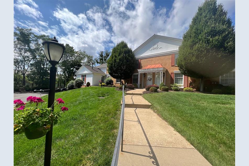 1825 Foxcroft Ln 401, Pittsburgh, PA 15101 MLS 1618879 Coldwell Banker