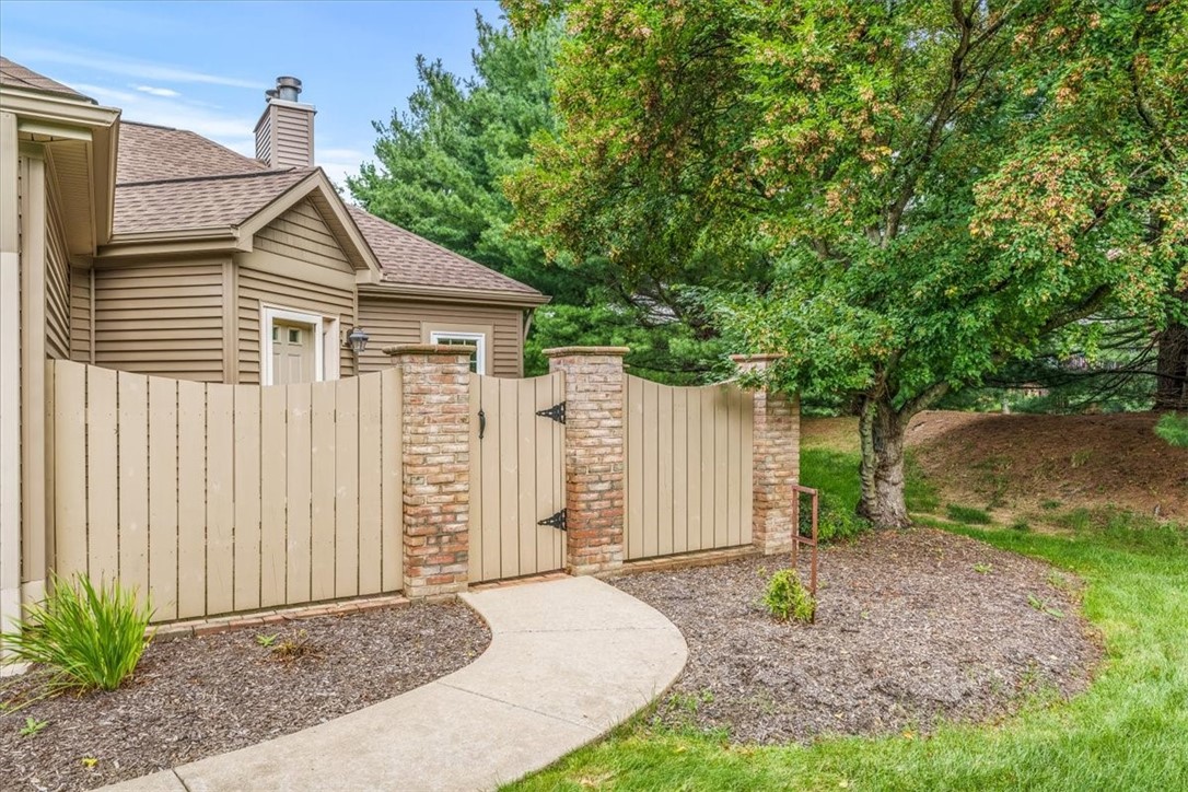 510 Wilshire Cir, Seven Fields Boro, PA 16046 MLS 1620823 Coldwell