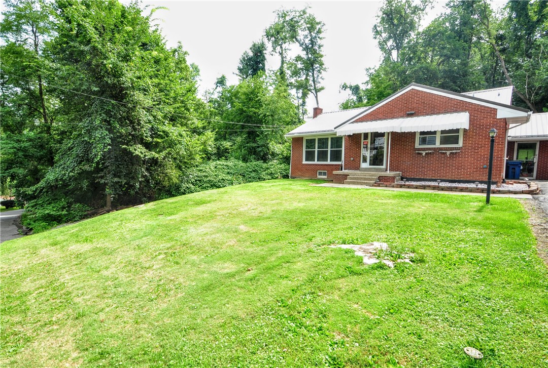 665 Crescent Blvd, Moon/Crescent Twp, PA 15046 MLS 1626901 Coldwell Banker