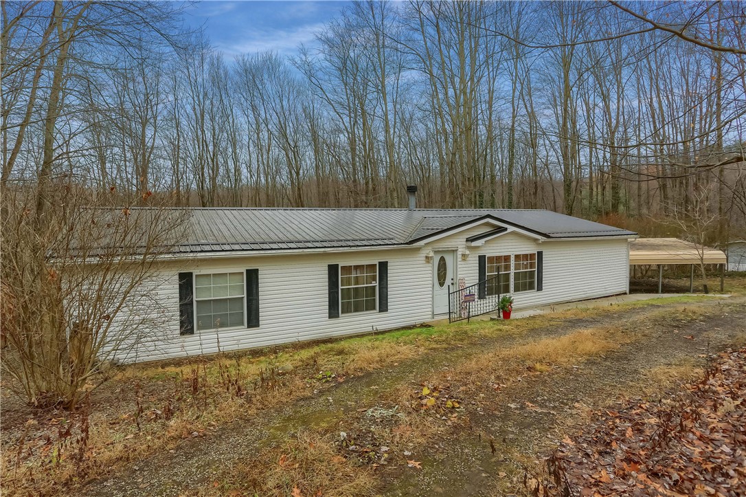 229 Connoquenessing Dr, Connoquenessing Township, PA 16033 MLS