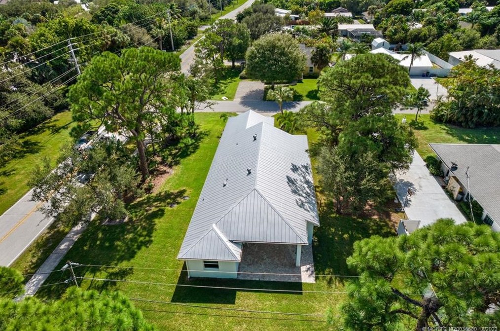 8855 Alabama Pl, Hobe Sound FL  33455-4306 exterior