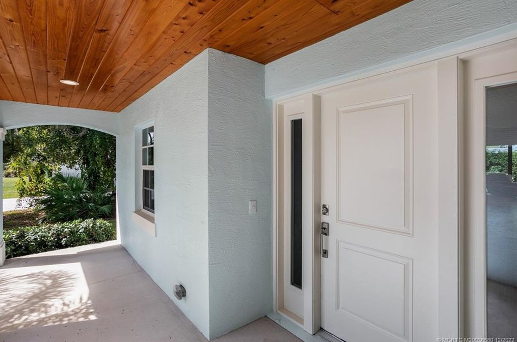 8855 Alabama Pl, Hobe Sound FL  33455-4306 exterior