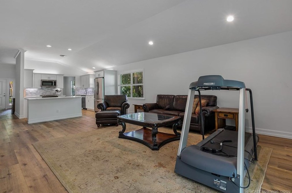 8855 Alabama Pl, Hobe Sound FL  33455-4306 exterior