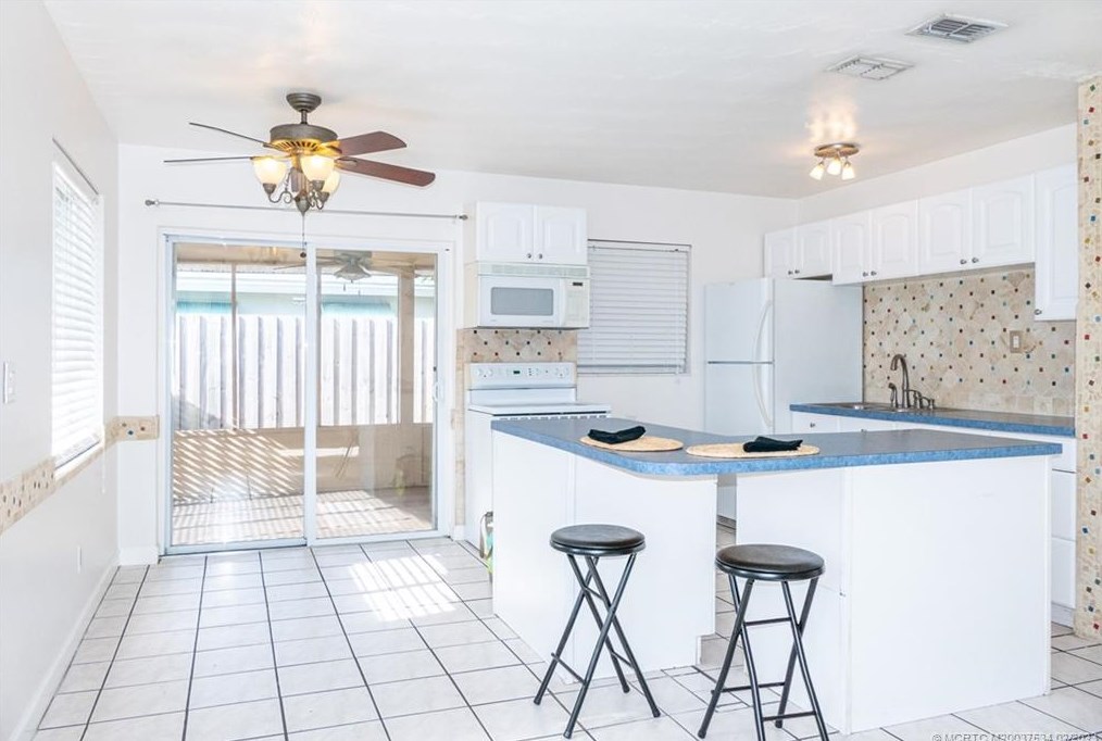 2301 Jackson St, Stuart FL  34997-5849 exterior