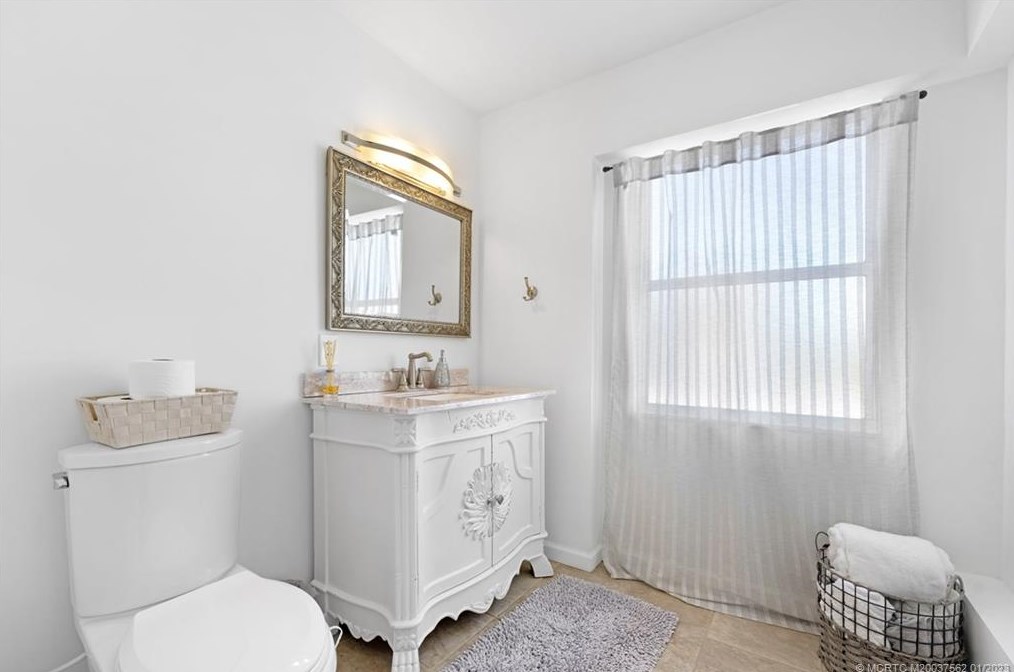 710 Madison Ave, Stuart FL  34996-3261 exterior