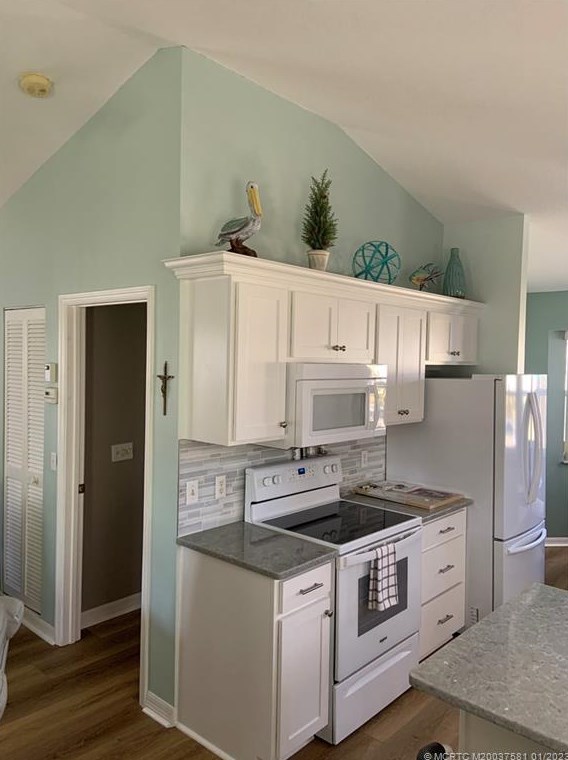 640 Nettles Blvd, Jensen Beach FL  34957-3346 exterior