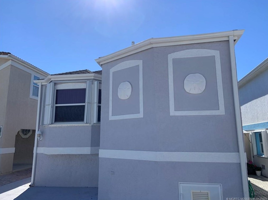 640 Nettles Blvd, Jensen Beach FL  34957-3346 exterior