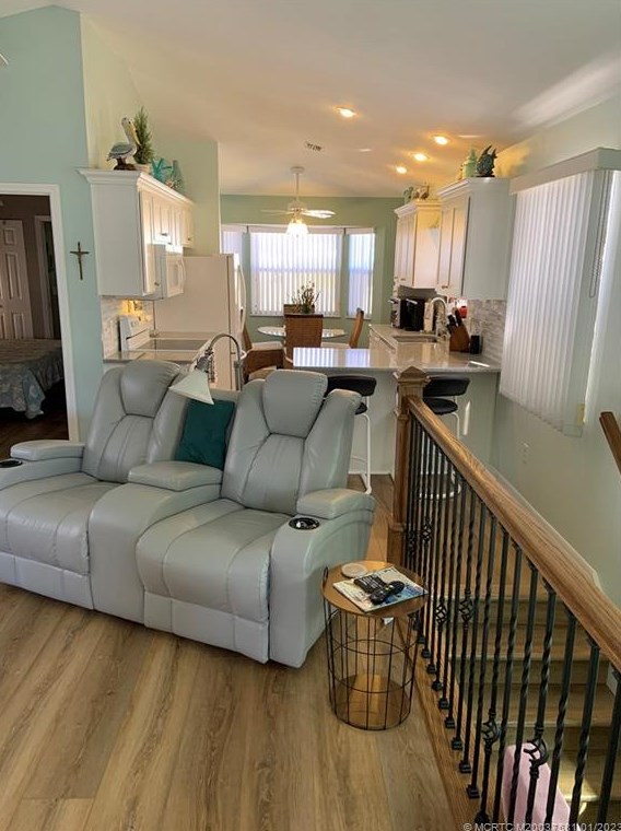 640 Nettles Blvd, Jensen Beach FL  34957-3346 exterior