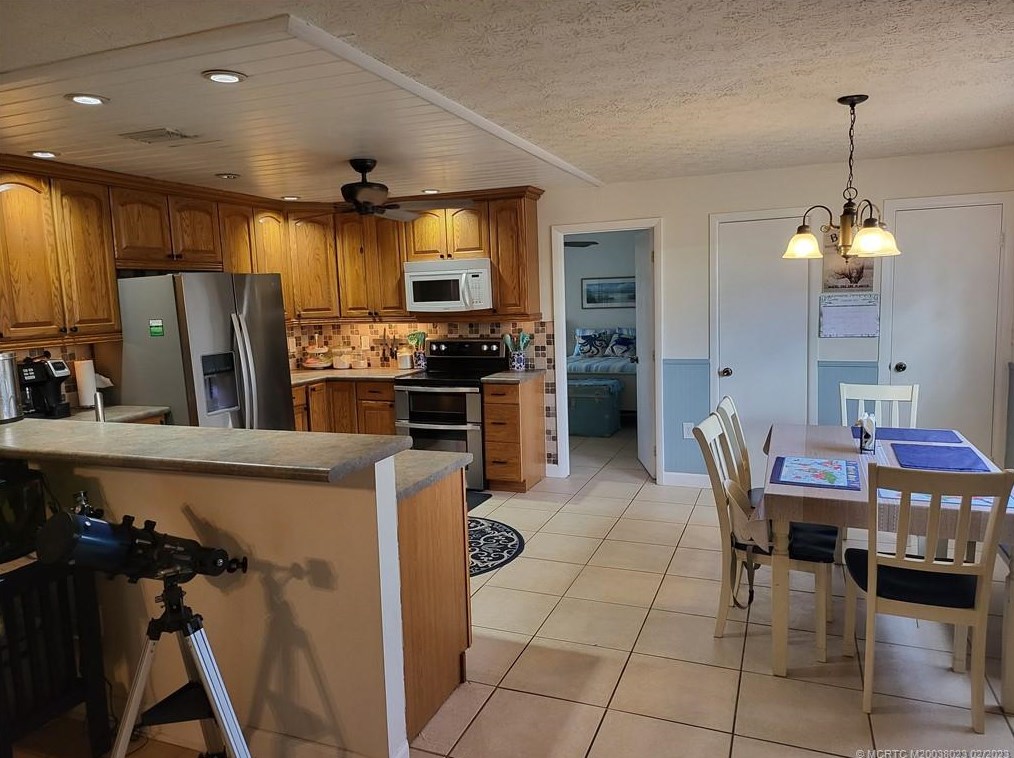 4796 Manatee Ter, Stuart FL  34997-6924 exterior