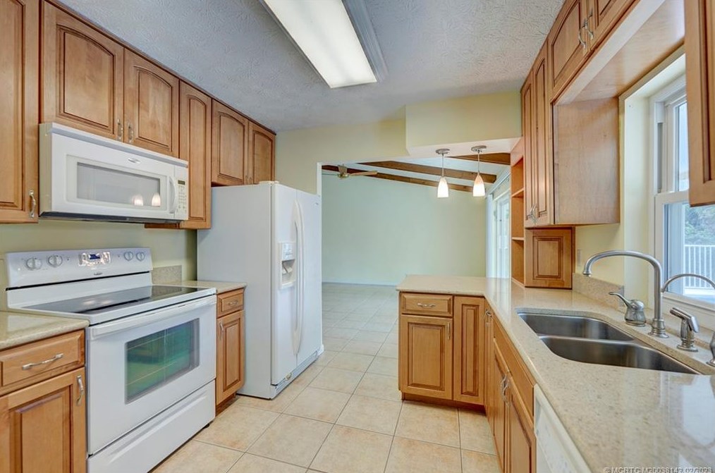 370 Harbor St, Stuart FL  34997-6223 exterior