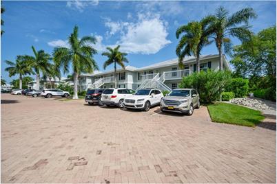 Marco Island Florida Visit Our Website At Premiersothebysrealty Com For Property Details And Additional Photography Copy With Images Outdoor Decor Patio Umbrella Patio