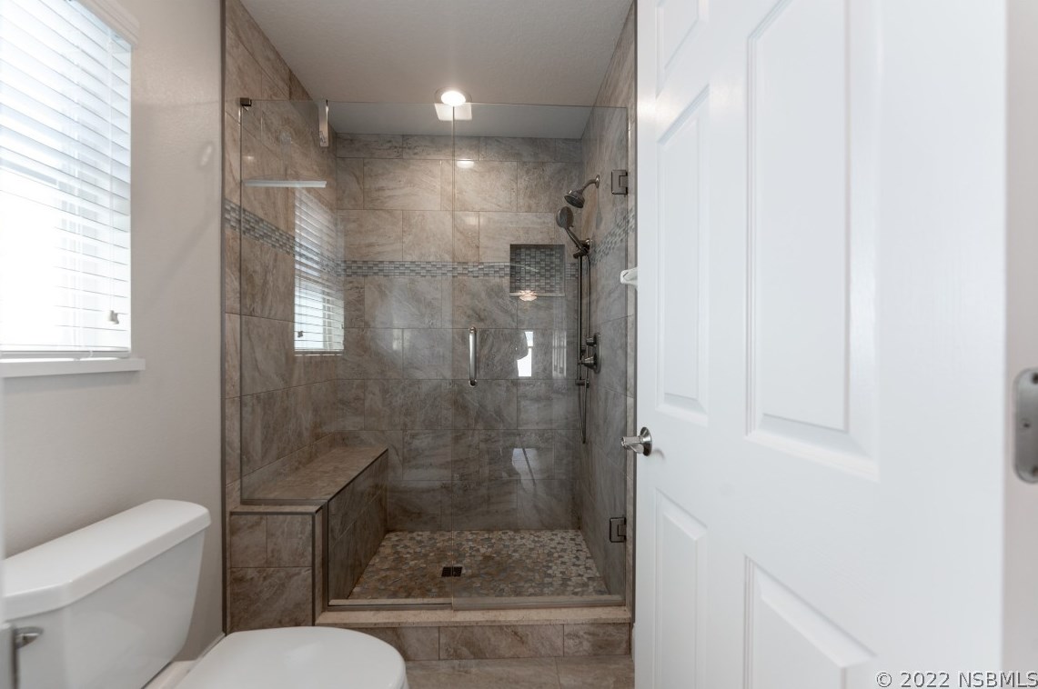 213 Two Oaks Dr, Edgewater FL  32141-3016 exterior