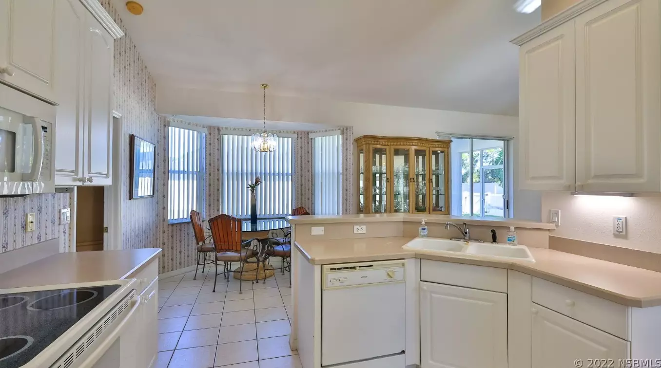 208 San Remo Cir, Edgewater FL  32141-5845 exterior