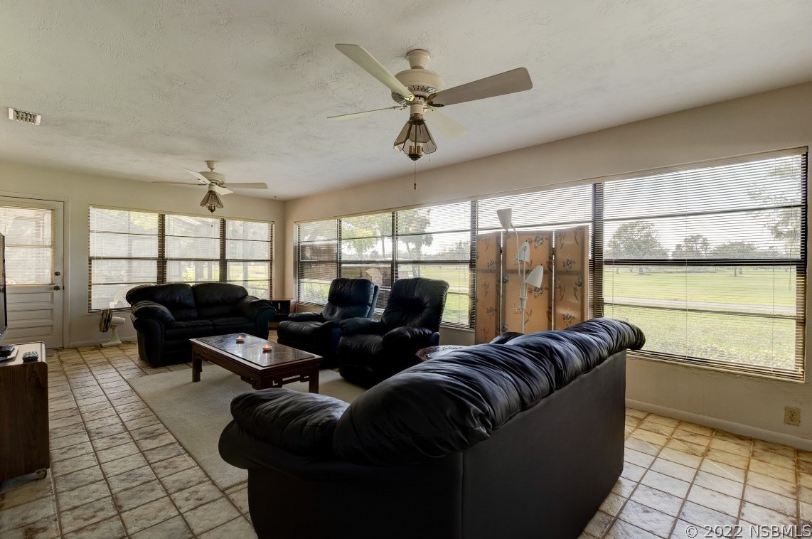 47 Fairway Cir, New Smyrna FL  32168-6342 exterior