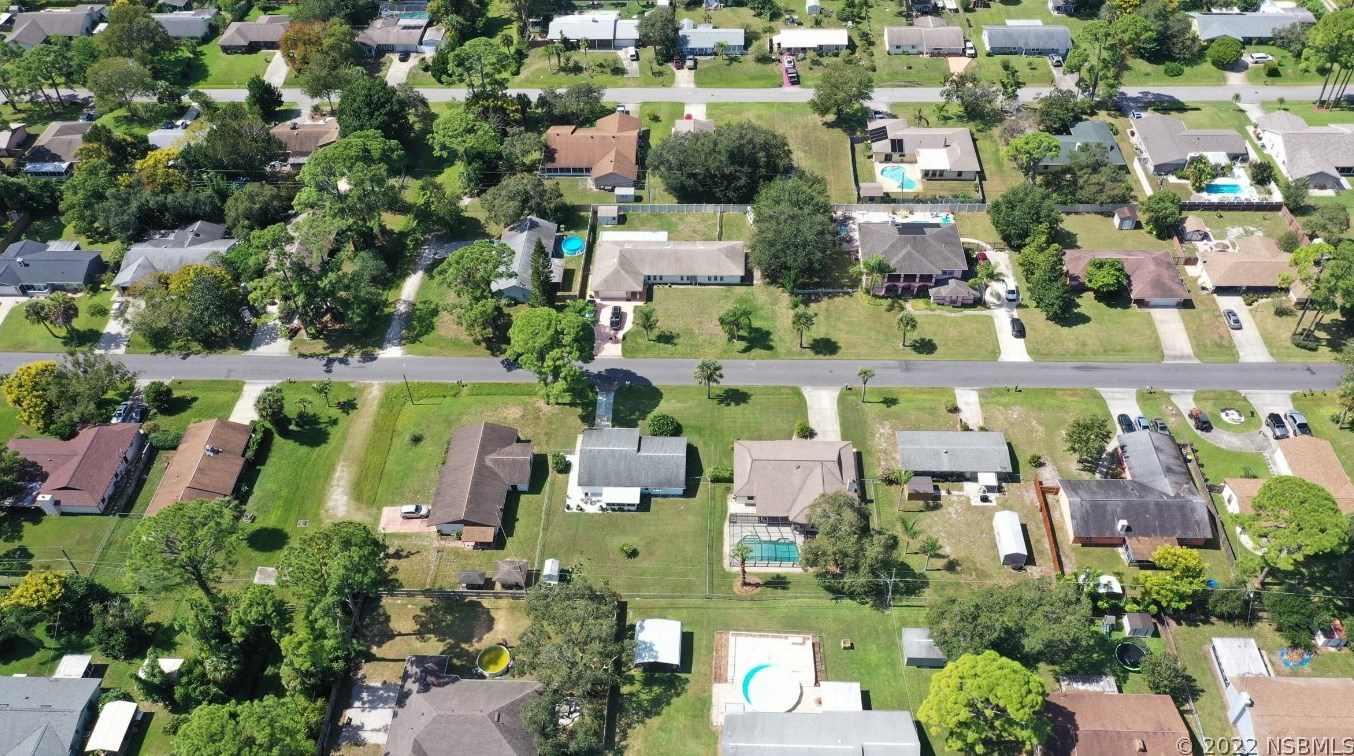 2827 Royal Palm Dr, Edgewater, FL 32141