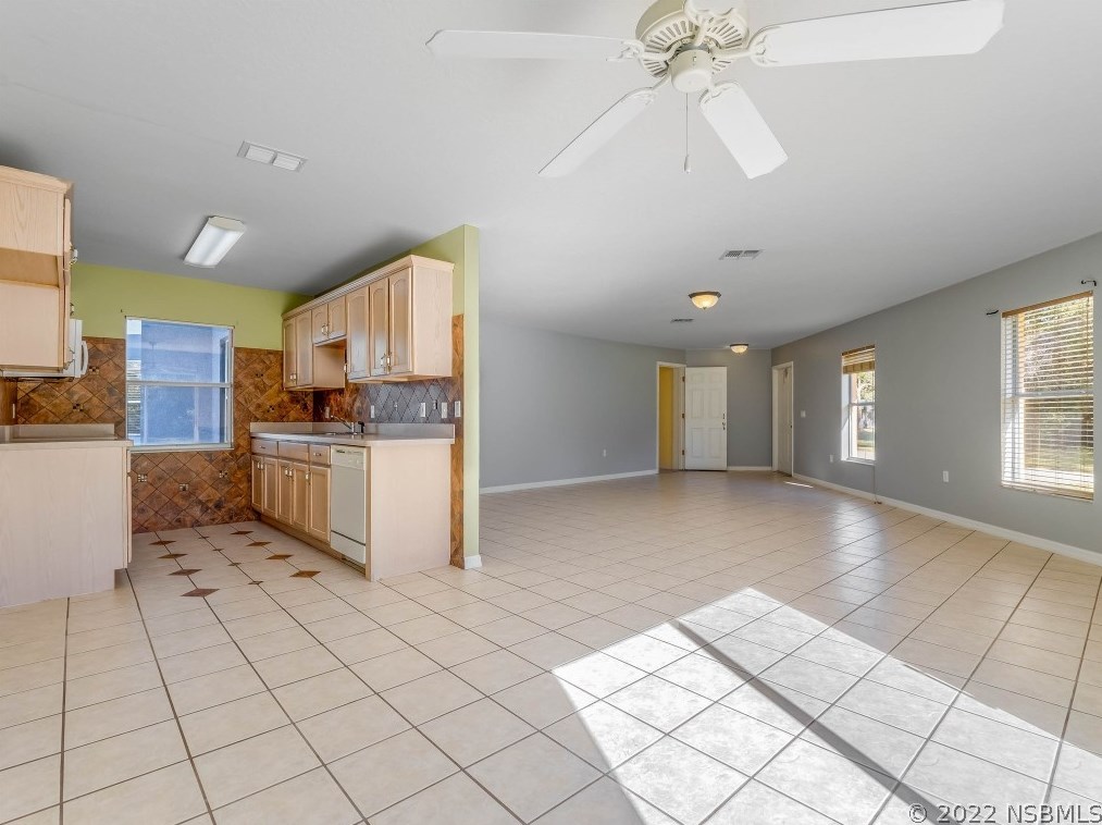 916 Florida Ave, Orange City FL  32763-8308 exterior