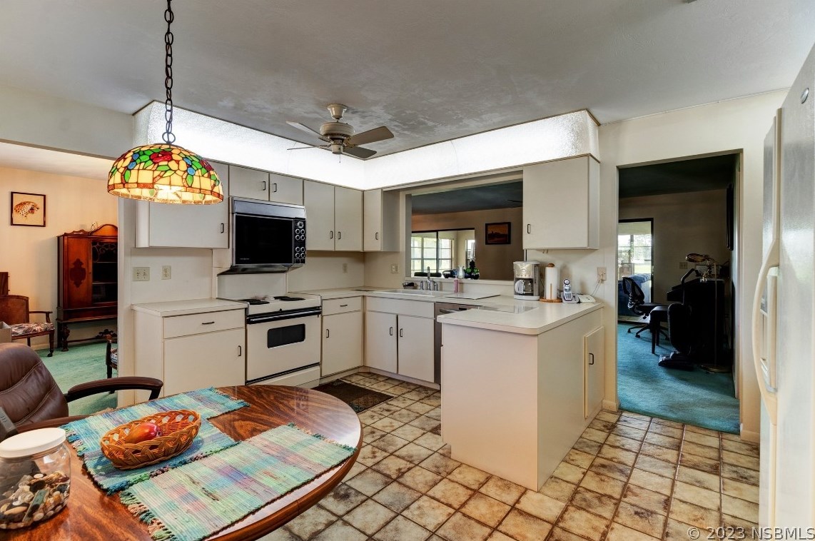 47 Fairway Cir, New Smyrna FL  32168-6342 exterior