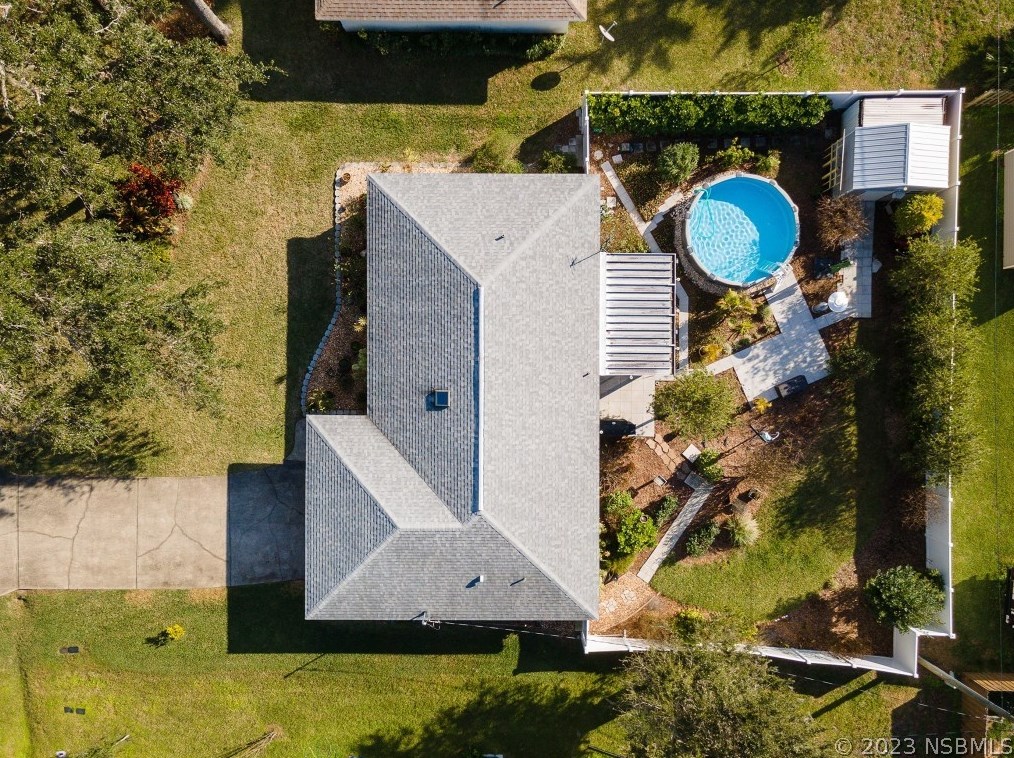 1422 Queen Palm Dr, Edgewater FL  32132-2512 exterior