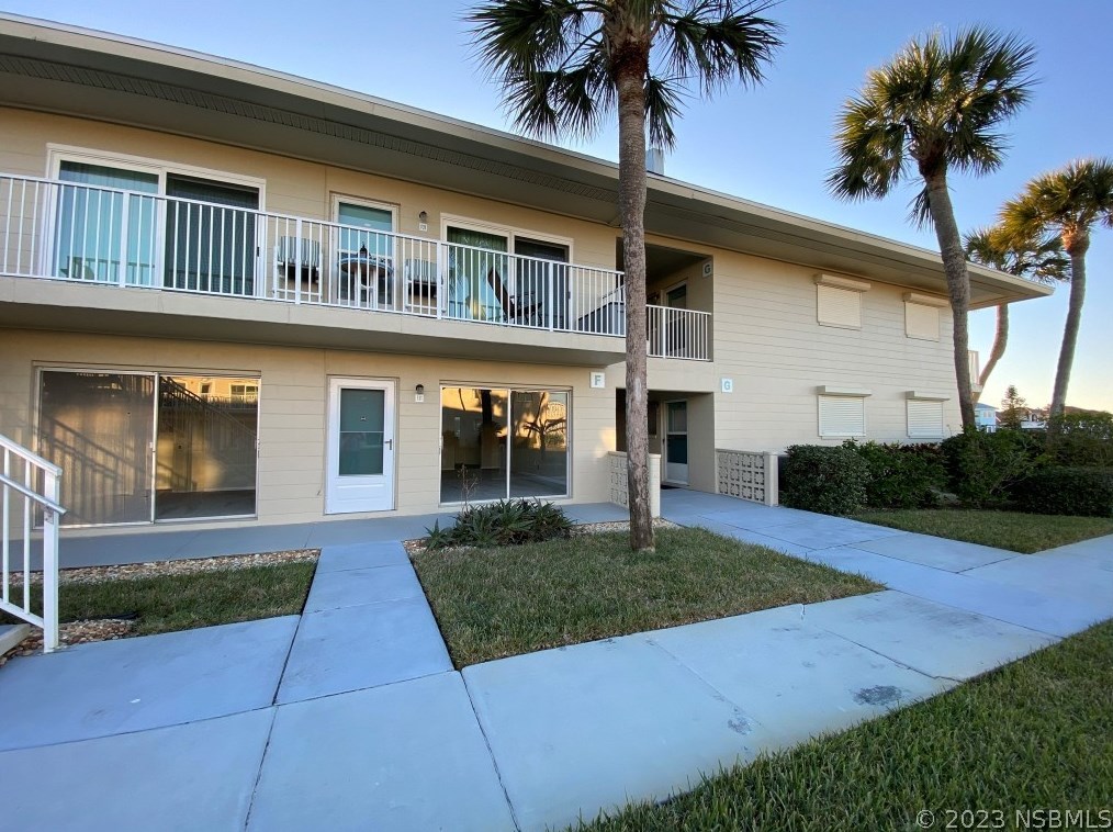 335 Causeway, New Smyrna FL  32169-5242 exterior