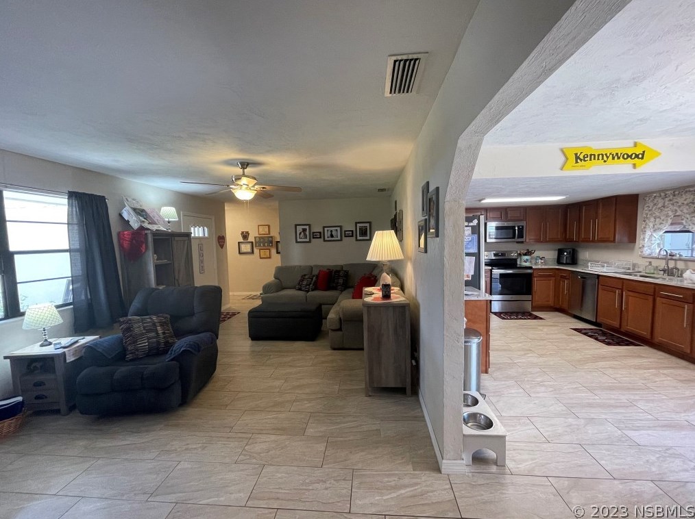 1722 Pine Tree Dr, Edgewater FL  32132-3208 exterior