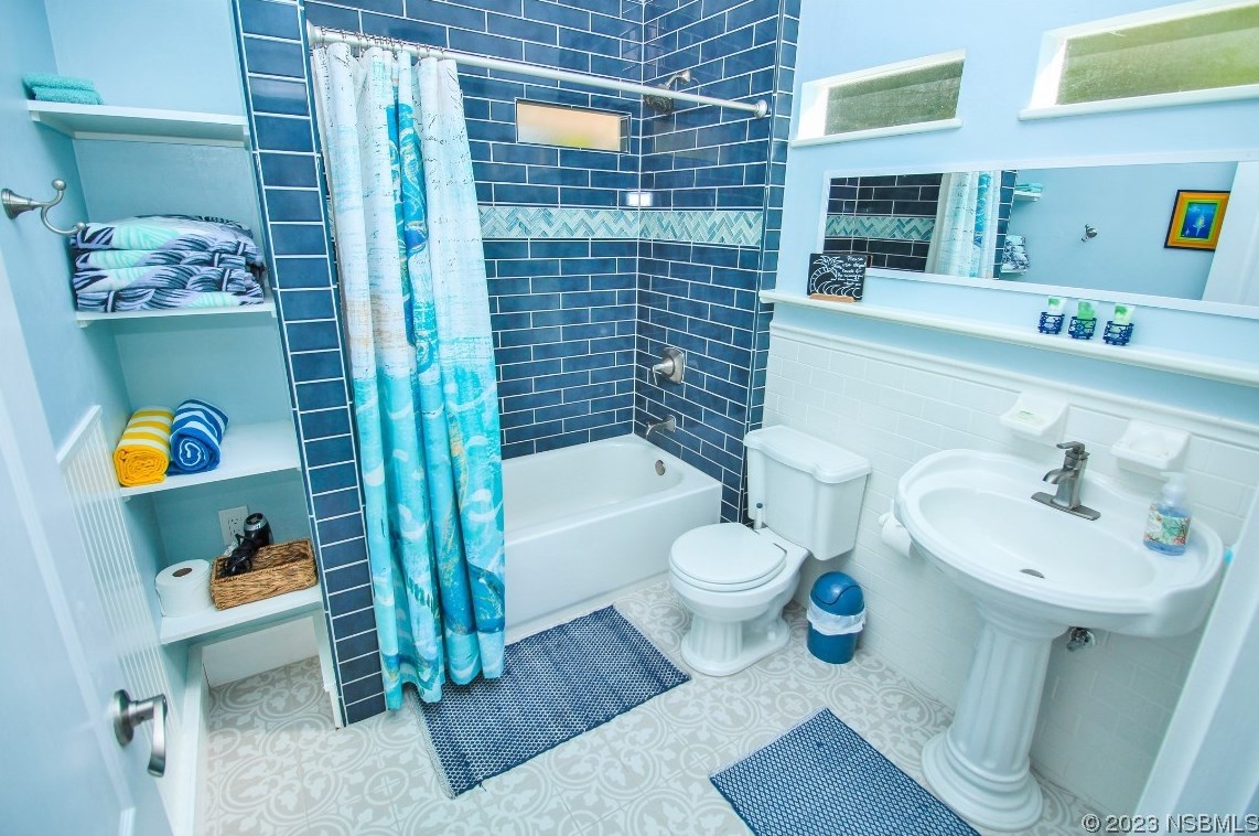 110 Peninsula Ave, New Smyrna FL 32169-2228 exterior